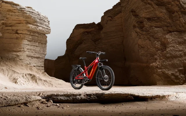 スペシャライズドが最高レベルのE-Bike「Turbo Vado 3 X 6.0」を発表！街からオフロードまで広がる新たな自由
