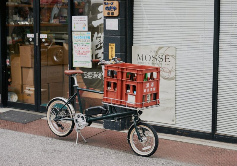 トーキョーバイクの電動アシストカーゴバイク「TOKYOBIKE PORTER」に、台数限定カラー「ベニーグリーン」が登場。10月16日(金)より受注開始